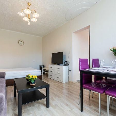Compact Apartment Near Food Market In The Oldtown Plus Free Parking Klaipeda Exterior foto