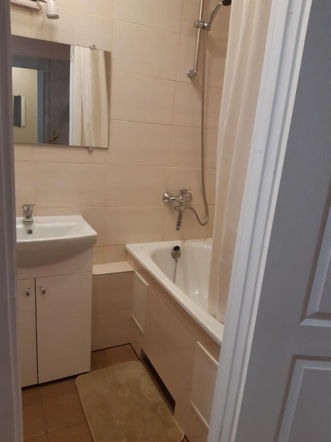 Compact Apartment Near Food Market In The Oldtown Plus Free Parking Klaipeda Exterior foto