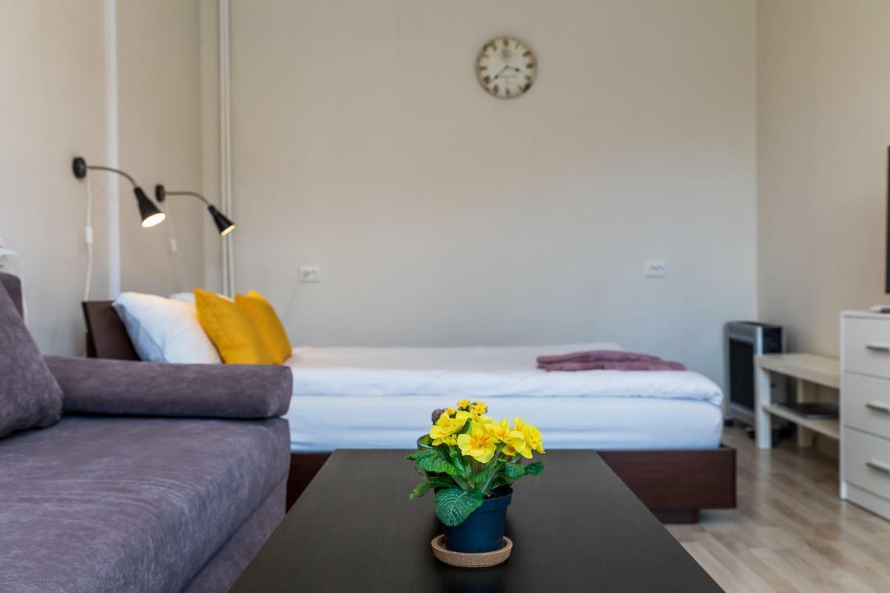 Compact Apartment Near Food Market In The Oldtown Plus Free Parking Klaipeda Exterior foto